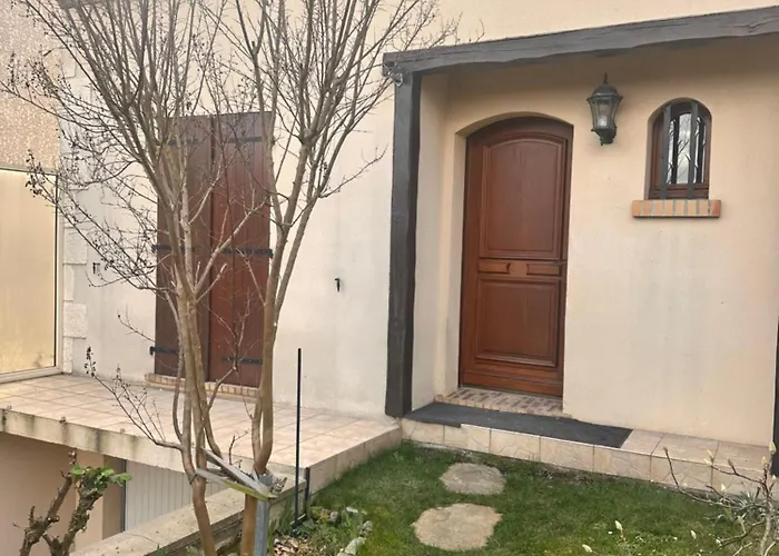 Avec Jardin Et Parking Gratuit בית הארחה