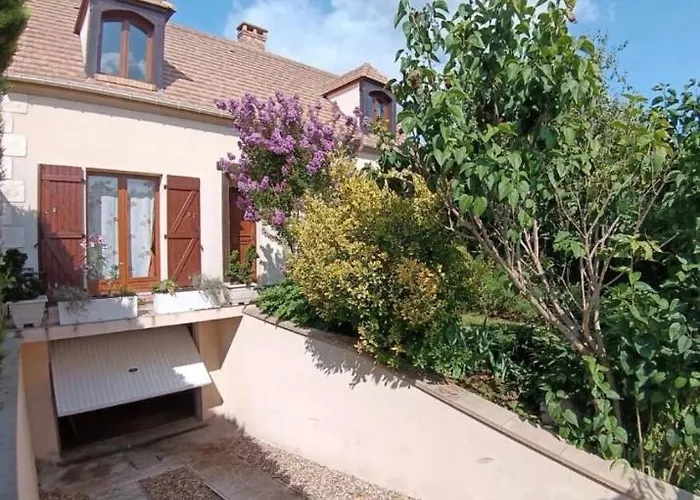 Avec Jardin Et Parking Gratuit בית הארחה ארג'נטויל