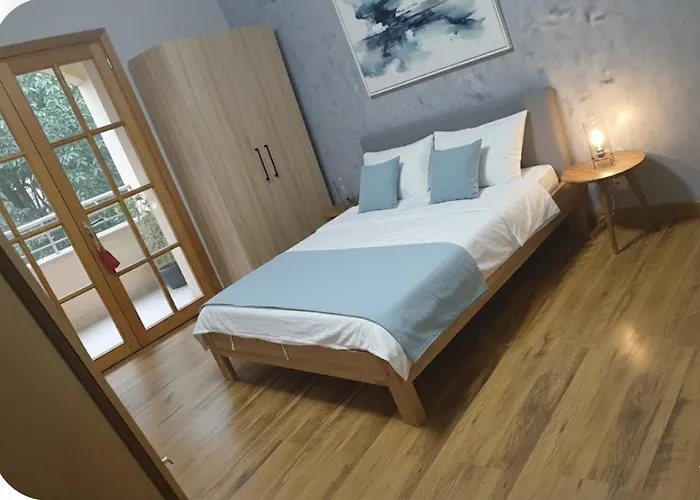 Avec Jardin Et Parking Gratuit