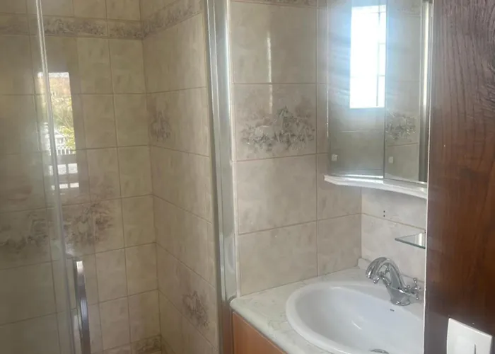 Guest house Avec Jardin Et Parking Gratuit
